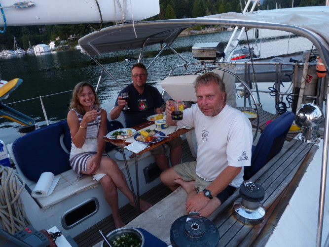 Rafted up to Camdeboo in Garden Bay, we enjoyed a potluck dinner with Commodore Jennifer Handley and Campbell Good.